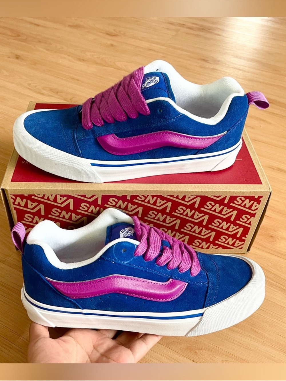 Vans Knu Skool Green White
Kid 7.0 US Women 8.5US